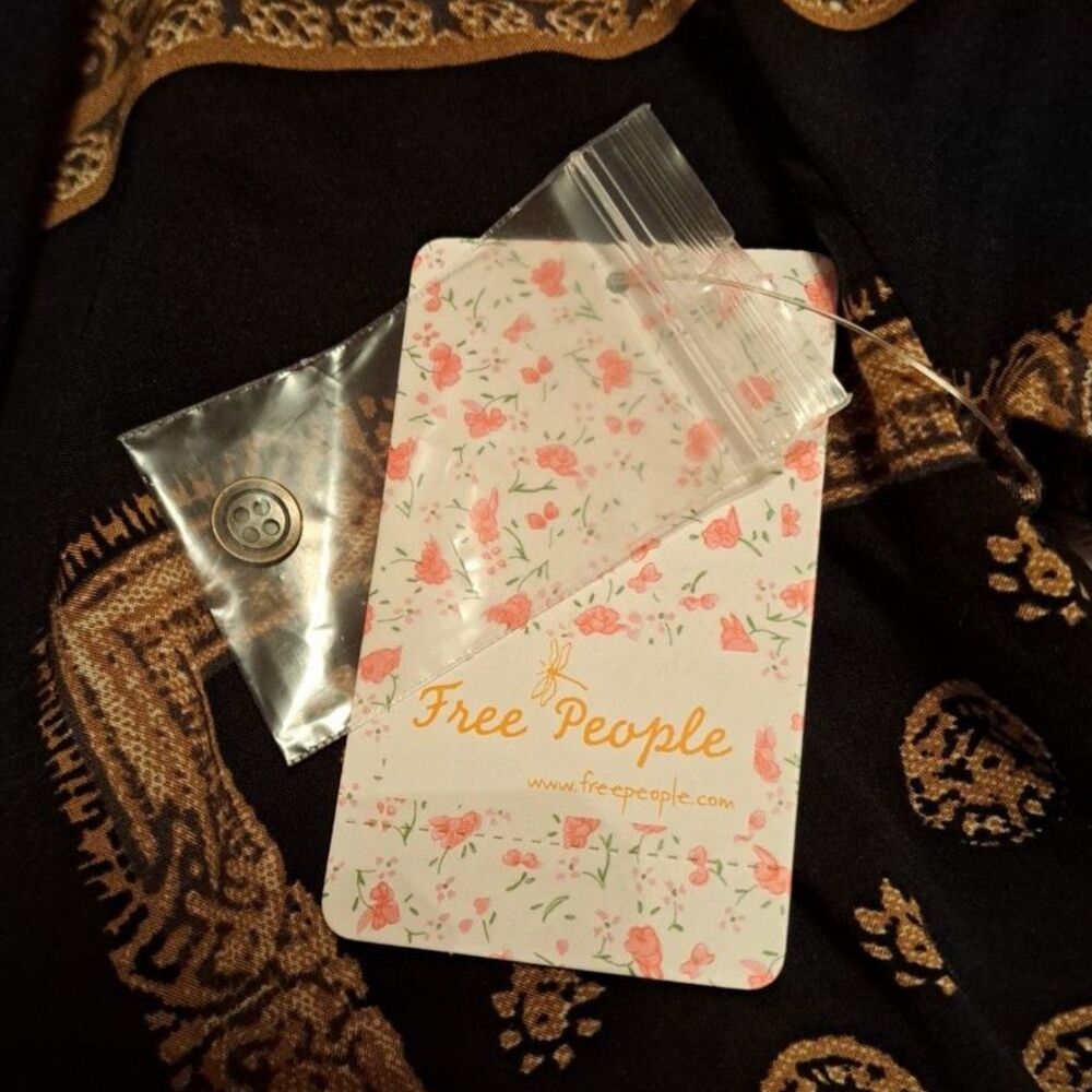New Free People, Little Secrets Button Down Shirt in Black Combo Sz Large - Picture 8 of 11